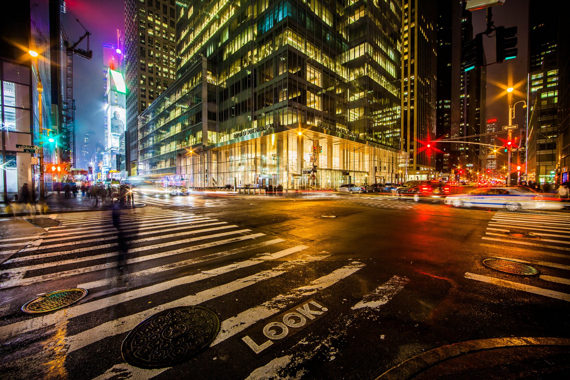 nueva york manhattan midtown bank of america tower one bryant park ee.uu. bryant park 1 midtown ciudad noche calles carretera luces exposición coches personas peatones cruce de caminos