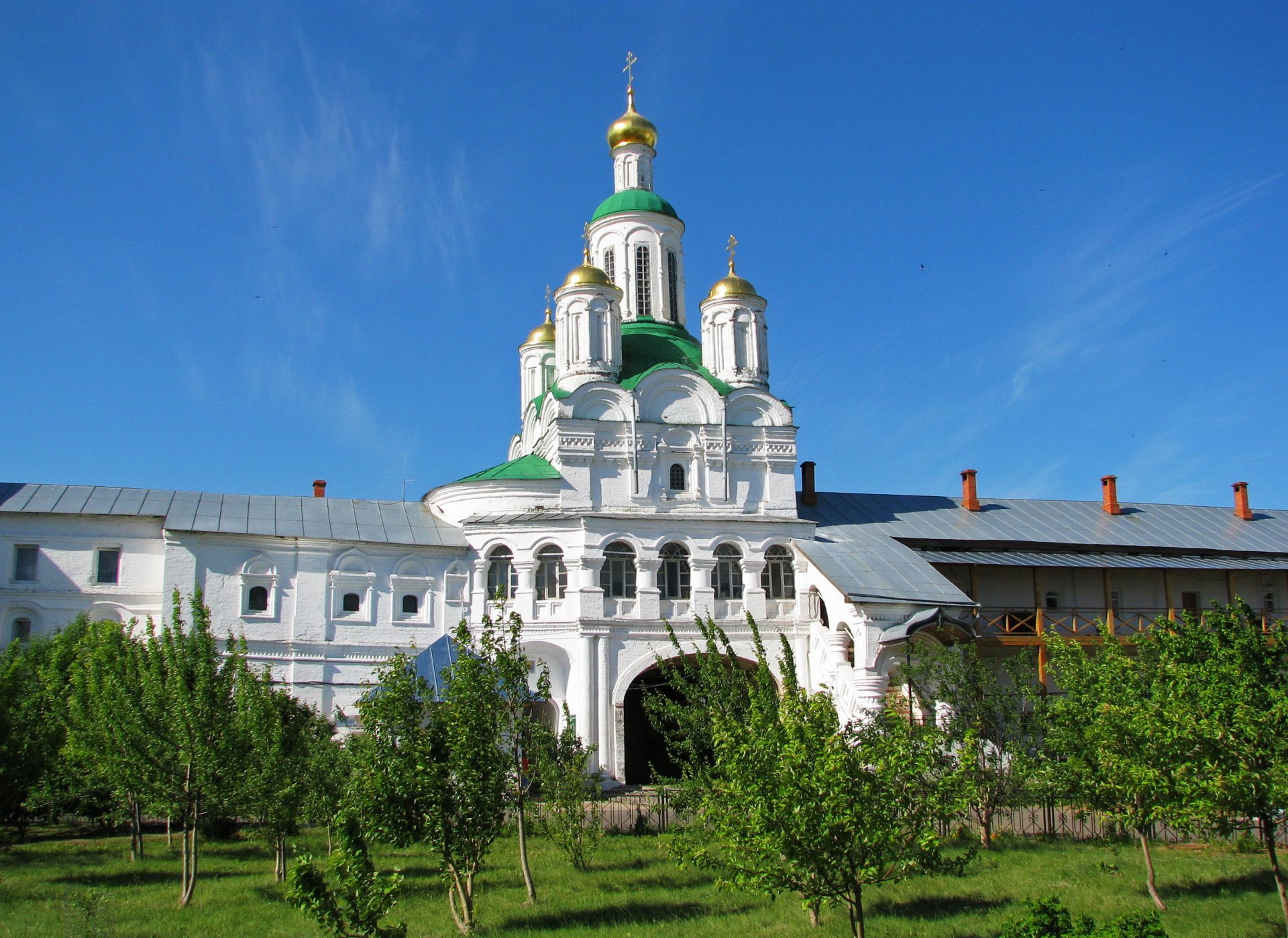 templo monasterio catedral rusia monasterio makariev de zheltovodsk ciudad foto