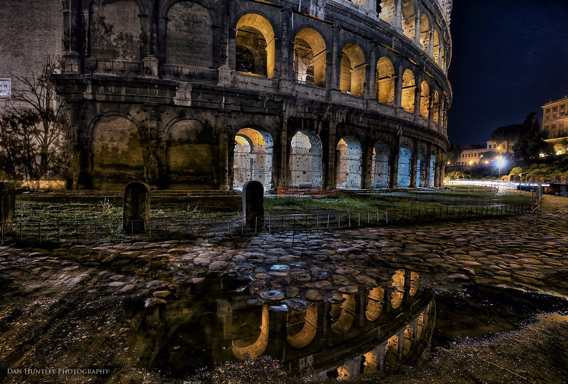 rome italy coliseum night light