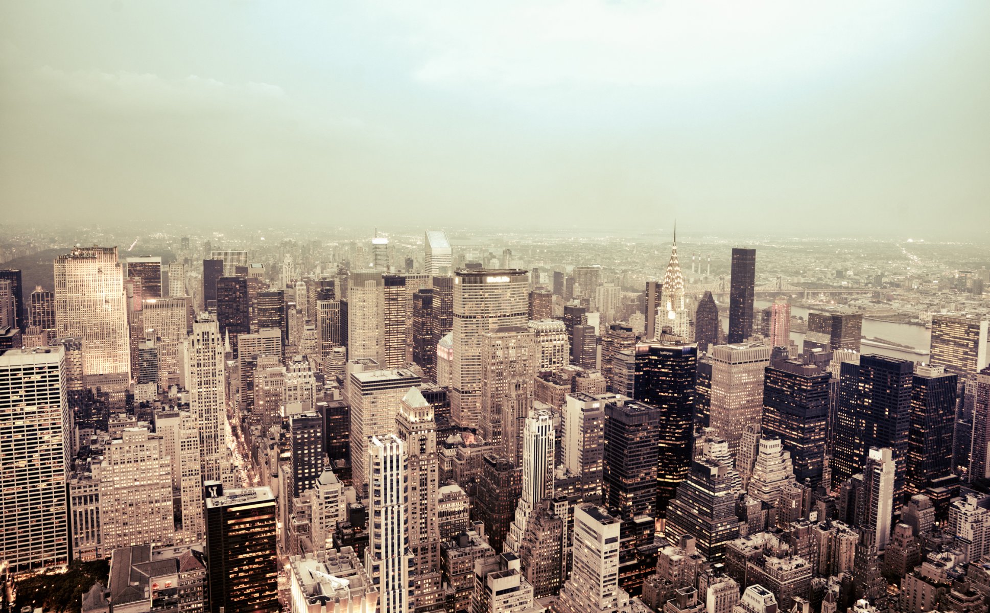 new york usa manhattan empire state building empire state building stadt nebel wolkenkratzer gebäude dächer lichter