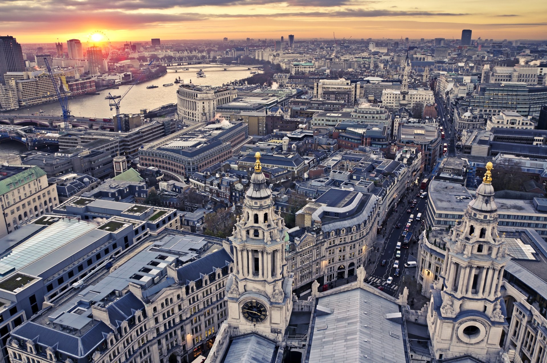 londra inghilterra regno unito tramonto sera case edifici cattedrale ruota panoramica architettura strade strade città panorama