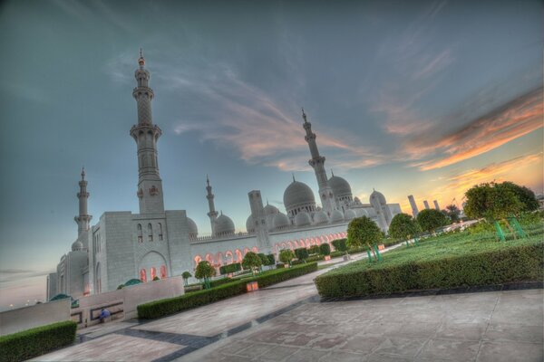 Coucher de soleil à la mosquée Cheikh Zayed