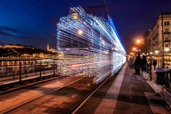 Légendes urbaines-train fantôme-beauté nocturne