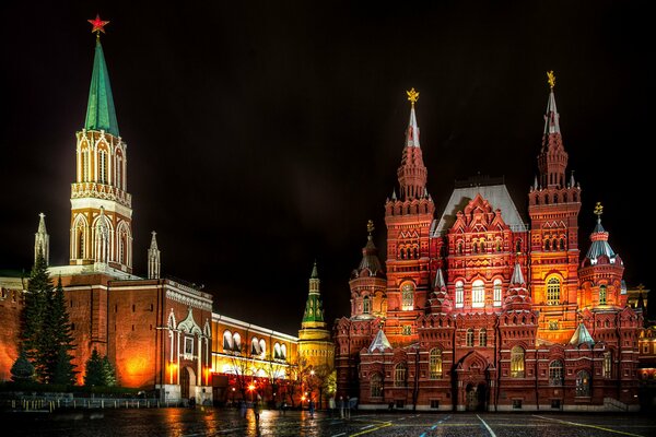 Nächtlicher Moskauer Kreml Roter Platz