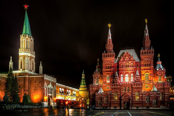 Nuit Kremlin de Moscou place Rouge