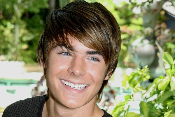 Il sorriso hollywoodiano di Zac Efron