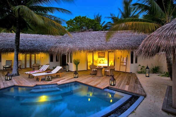 Luxury Bungalow with pool and sun beds