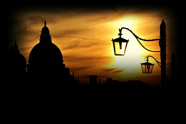 Languido tramonto e cielo incredibile a Venezia