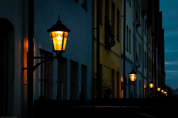 Ulica nocnych latarni w Szwecji
