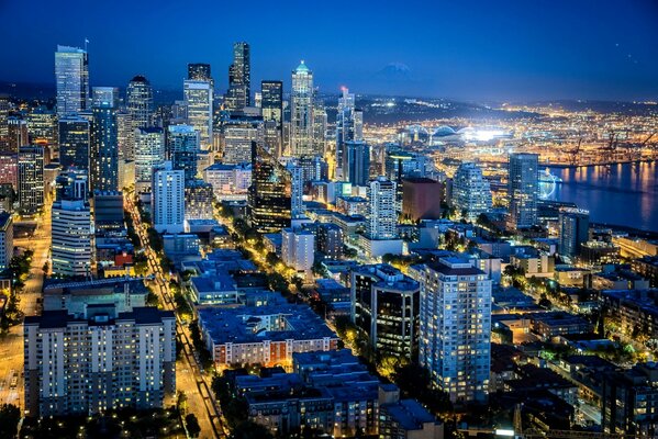 Paisaje urbano nocturno en Washington