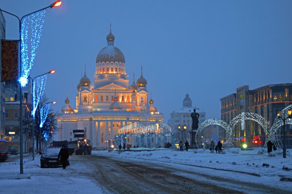 Katedra w Rosji. Sarańsk zimą. Zimowa Katedra