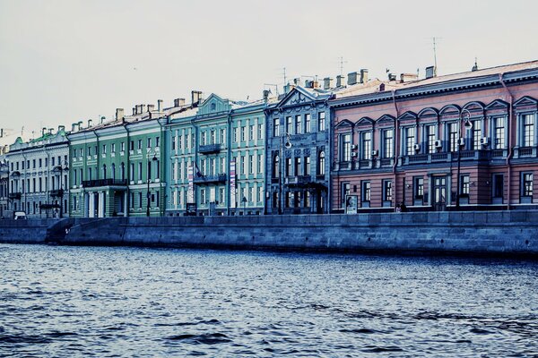 Einer der malerischsten Kanäle von St. Petersburg