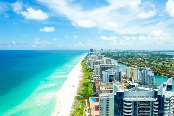 Playa de verano en Miami, Florida