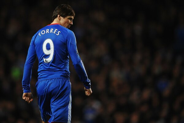 Fernando torres en un partido de fútbol