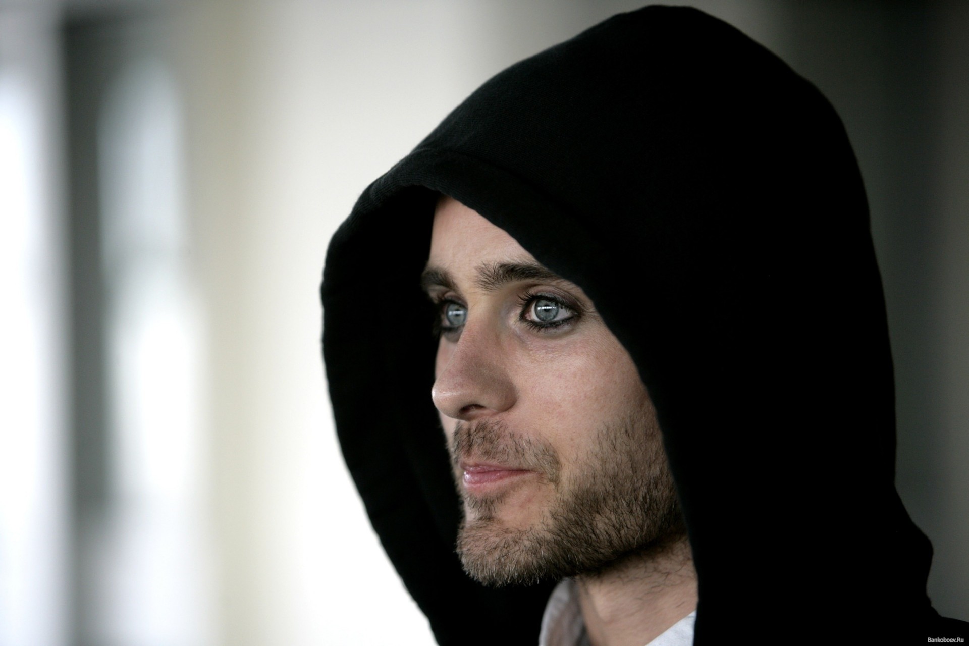 músico capucha negra jared leto actor