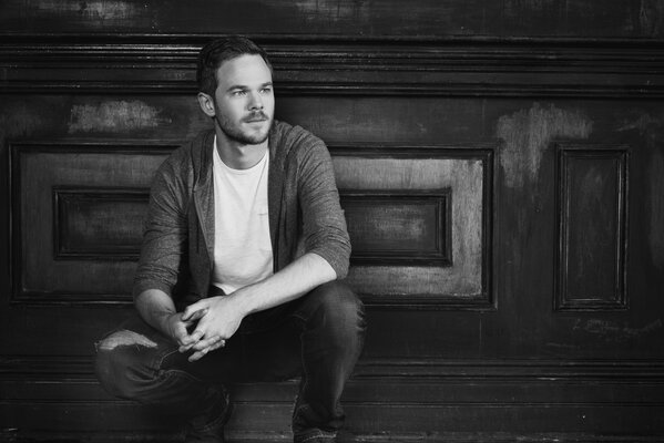 Shawn Ashmore aktor czarno-biała fotografia