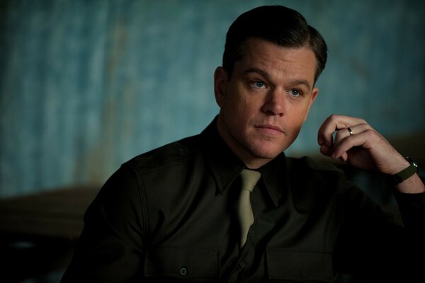 Photo de Matt Damon en chemise noire