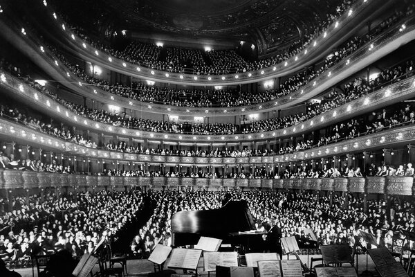 Monochrome player at a piano concert