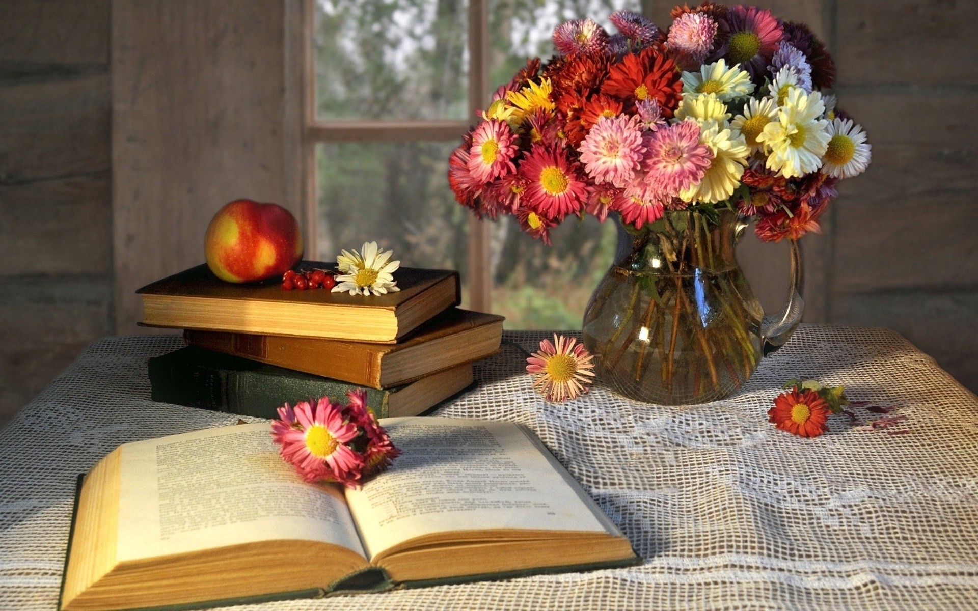 blumen vollbild widescreen buch vase hintergrund früchte bücher tapete apfel stimmung tisch seiten