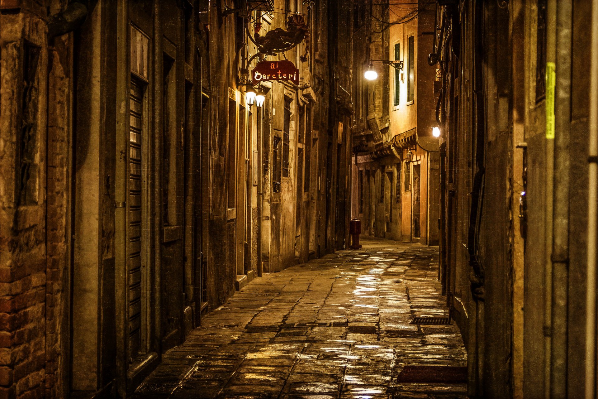 venice city italy street light evening night road stones slab