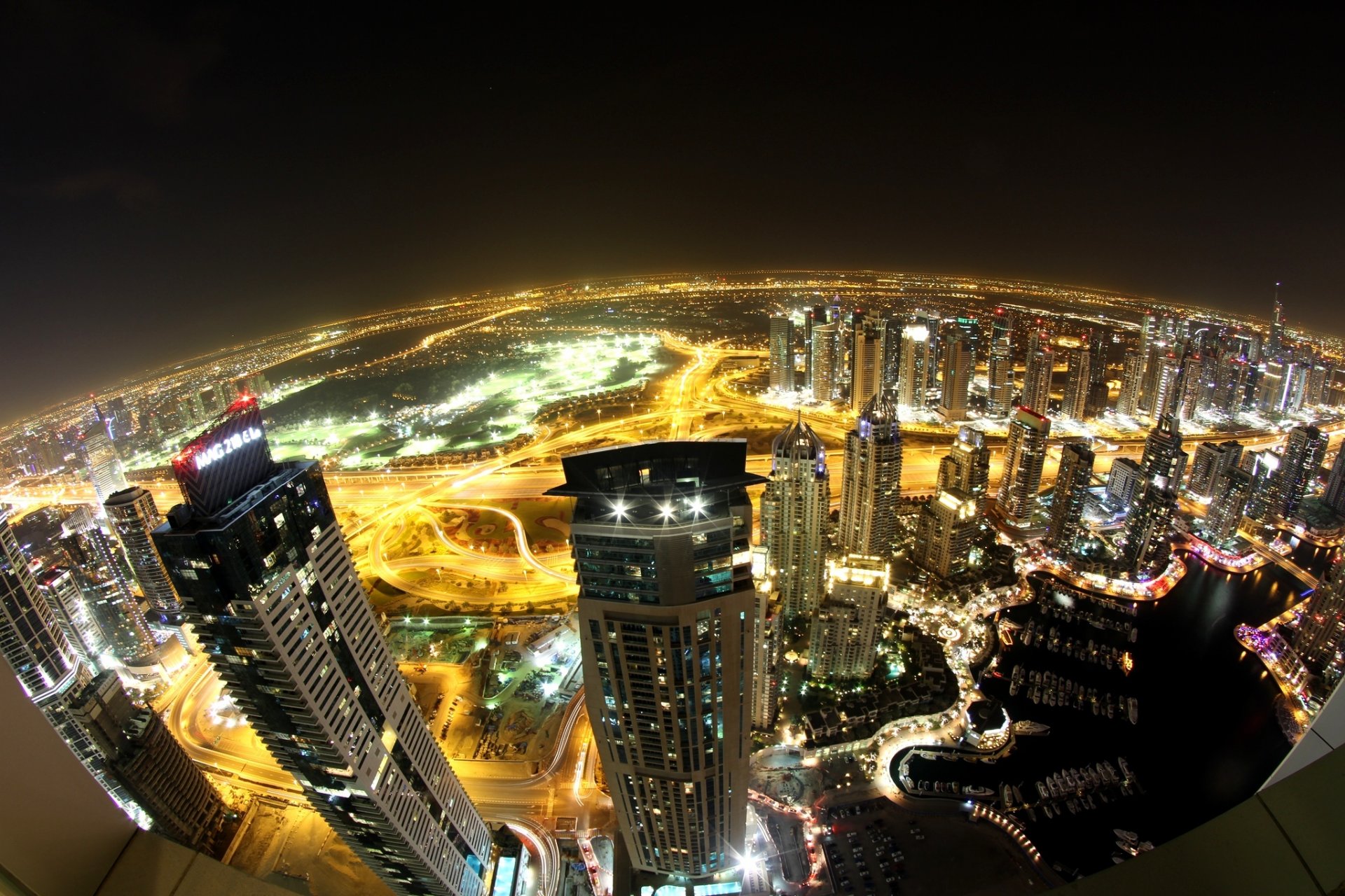 dubai vereinigte arabische emirate stadt ansicht panorama nacht gebäude hochhaus häuser wolkenkratzer hochhäuser straßen lichter beleuchtung