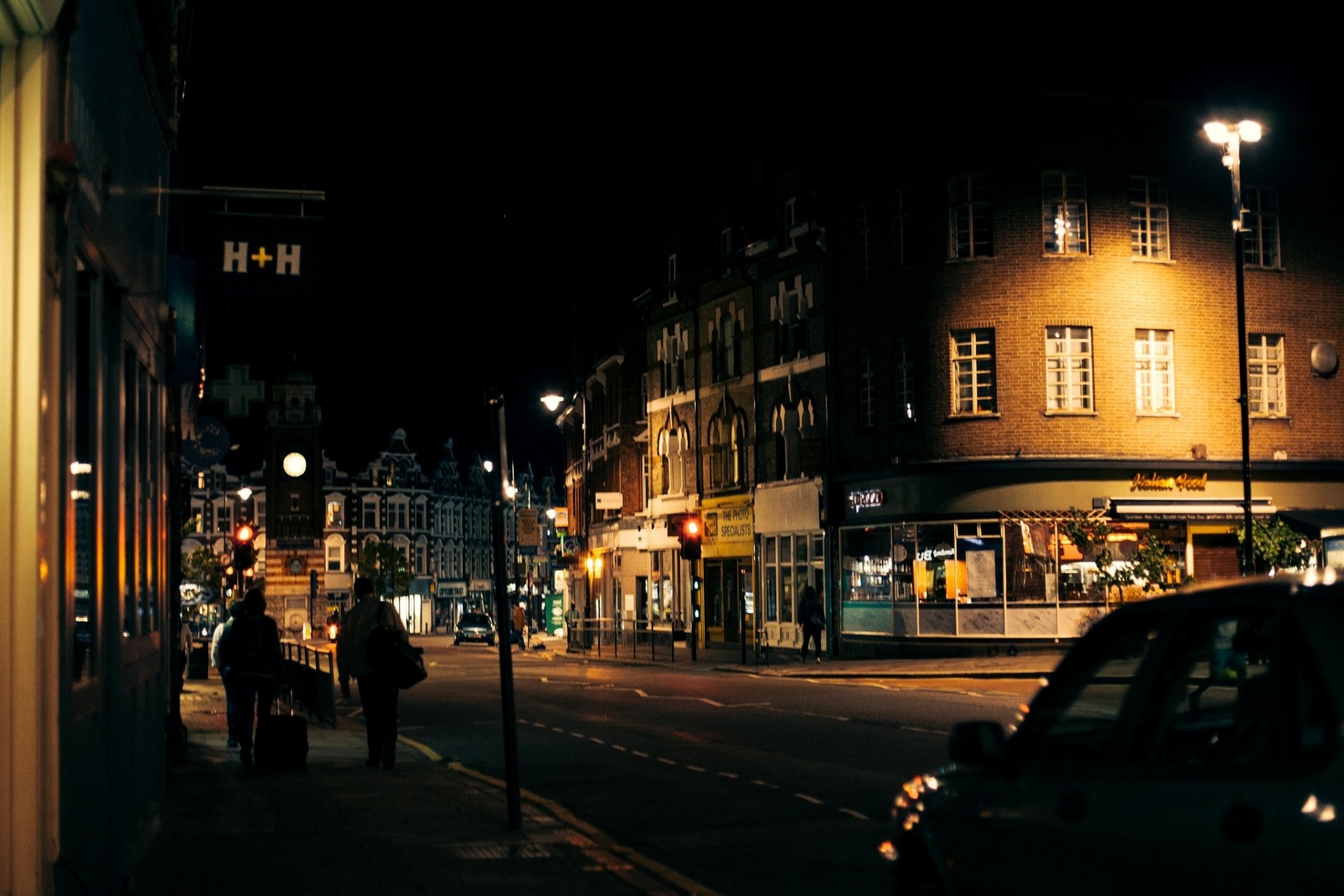 london england united kingdom city night street road people cars lighting lanterns traffic light