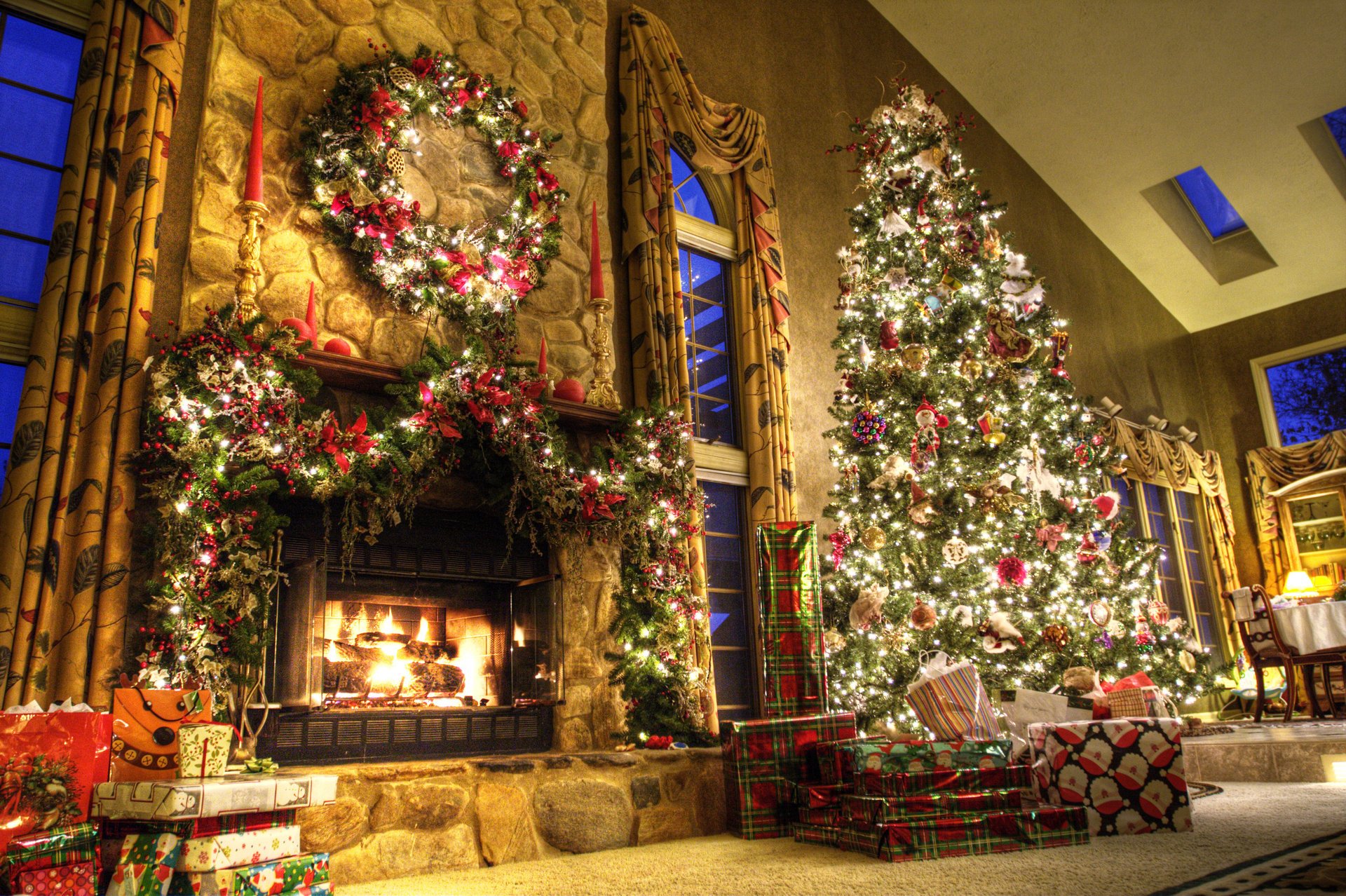 nouvel an maison cheminée arbre de noël cadeaux