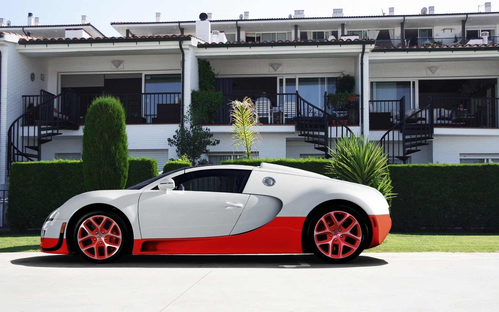 the hotel veyron supercar bugatti grand sport vitesse red white