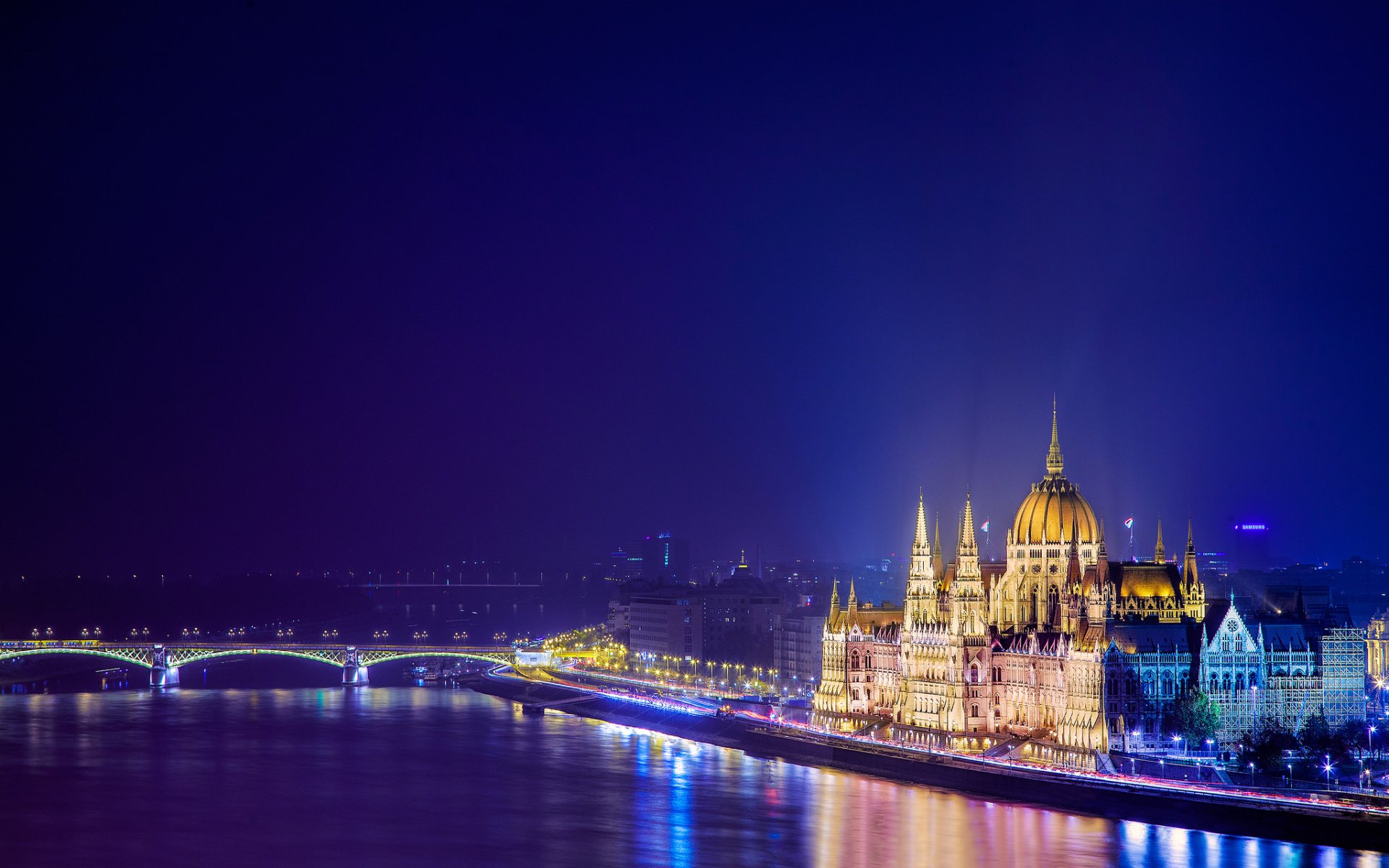 budapeszt węgry magyarország parlament noc miasto rzeka dunaj most małgorzaty most małgorzaty architektura budynki