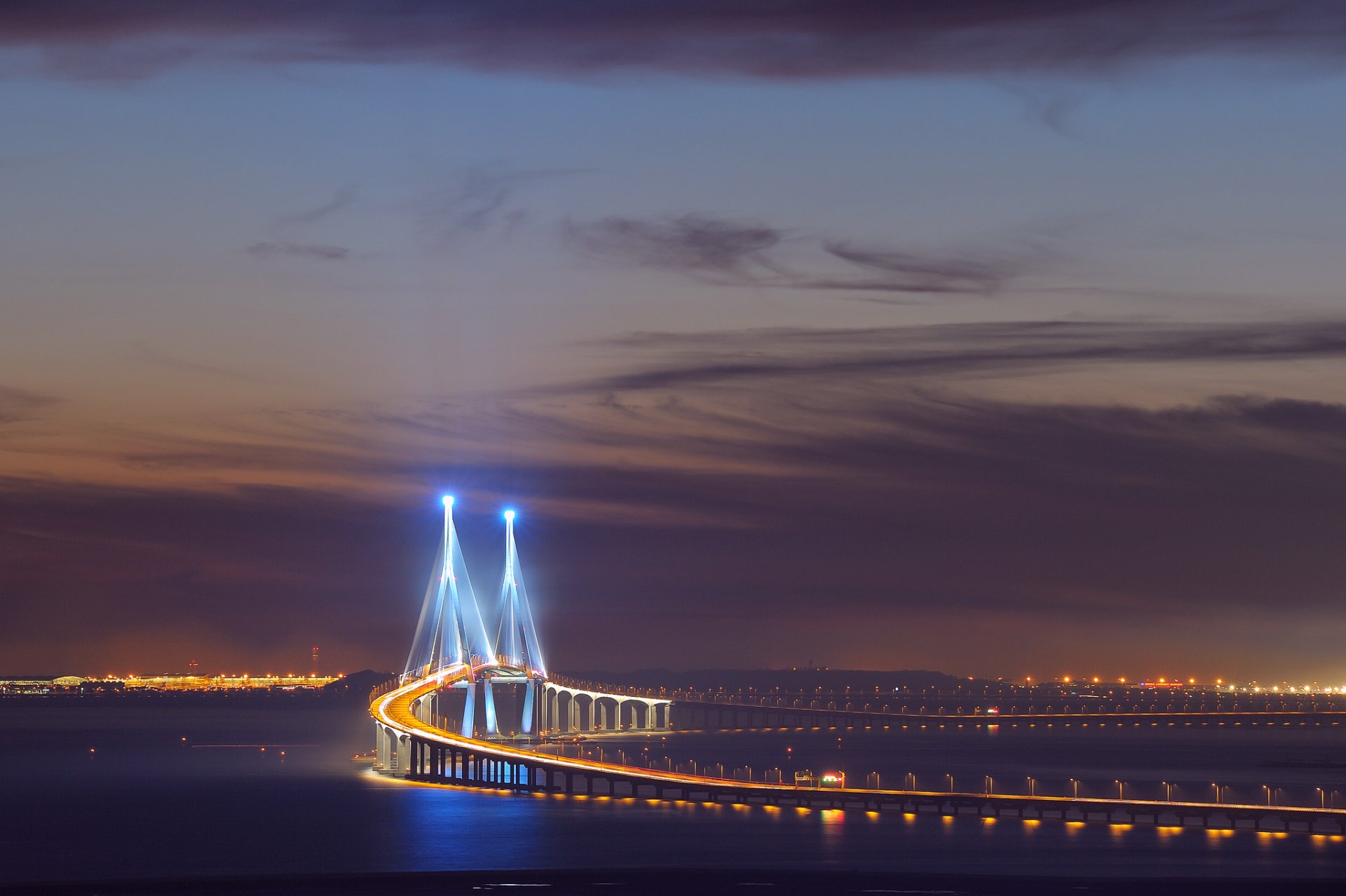 asien südkorea stadt incheon songdo brücke beleuchtung belichtung lichter nacht himmel wolken