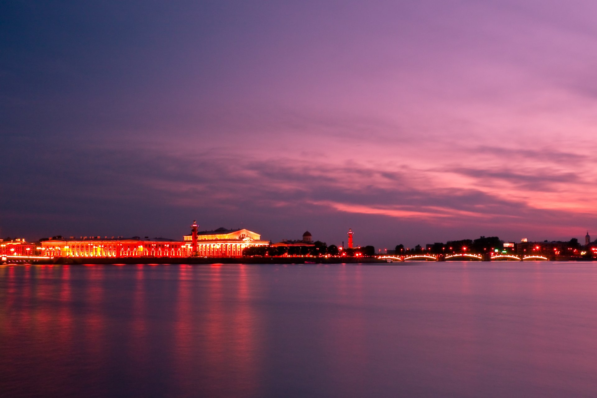 ville saint-pétersbourg peter soirée lumières coucher de soleil