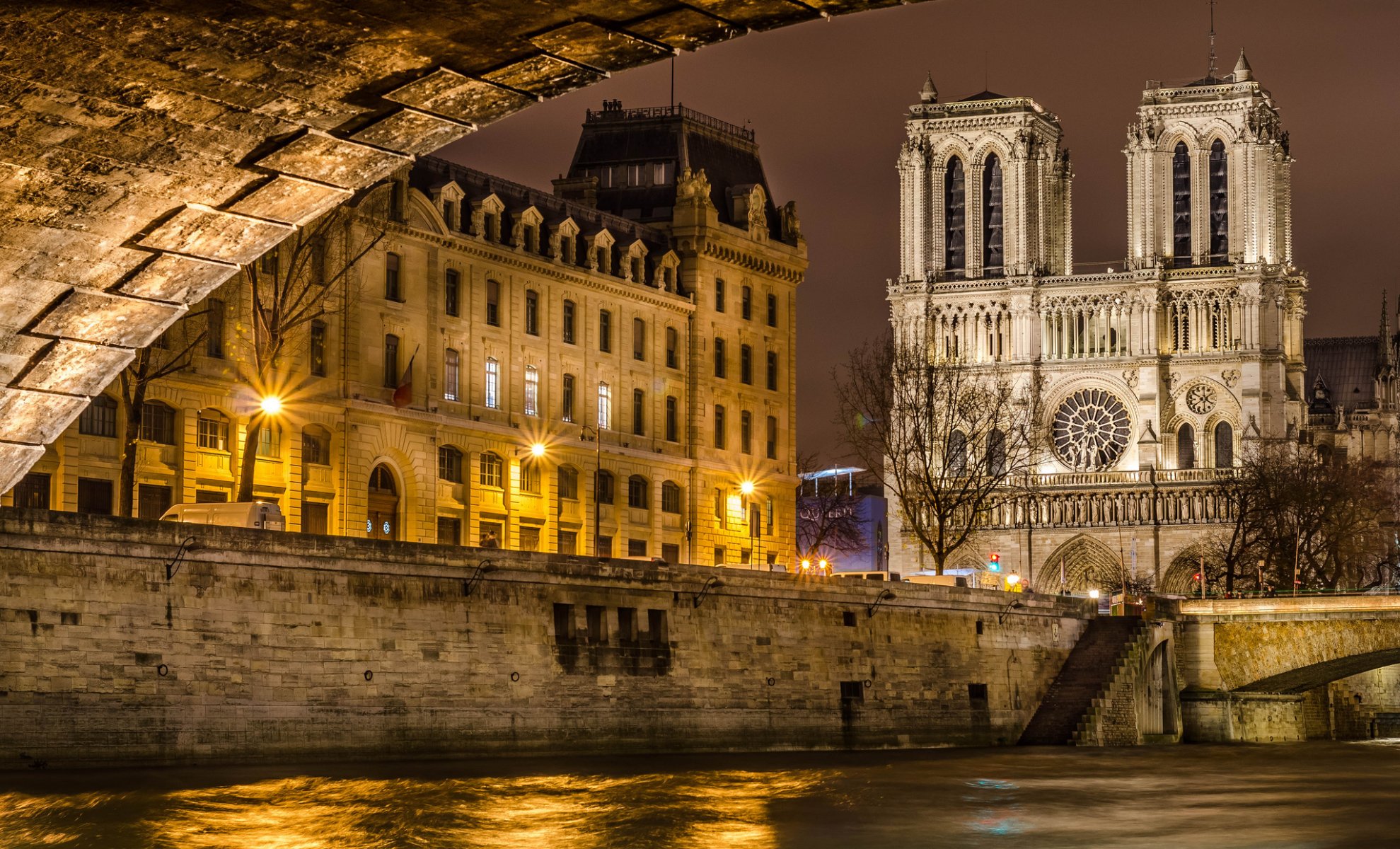 notre-dame de paris paris france cathédrale notre-dame de paris notre-dame de paris ville pont rivière seine soirée éclairage