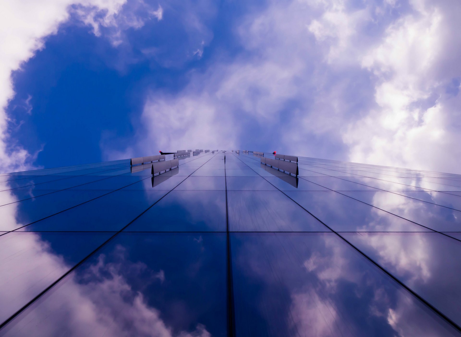 united kingdom england manchester skyscraper hotel reflection blue lilac sky cloud