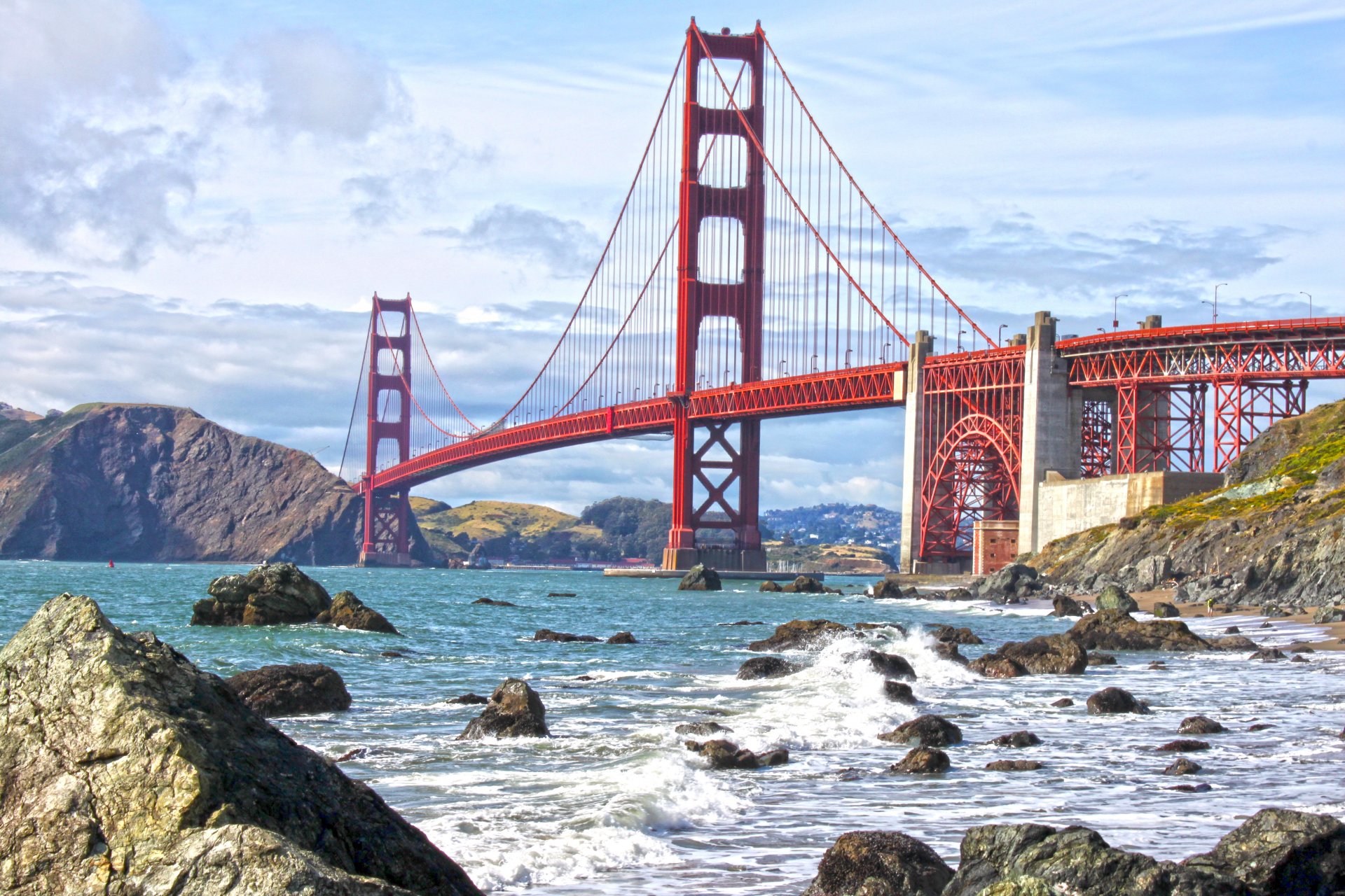 ponte golden gate san francisco stati uniti stretto acqua onde costa rocce cielo nuvole