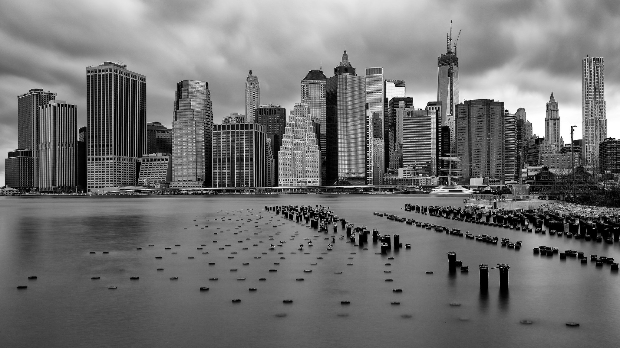 centre new york états-unis océan gratte-ciel photo noir et blanc