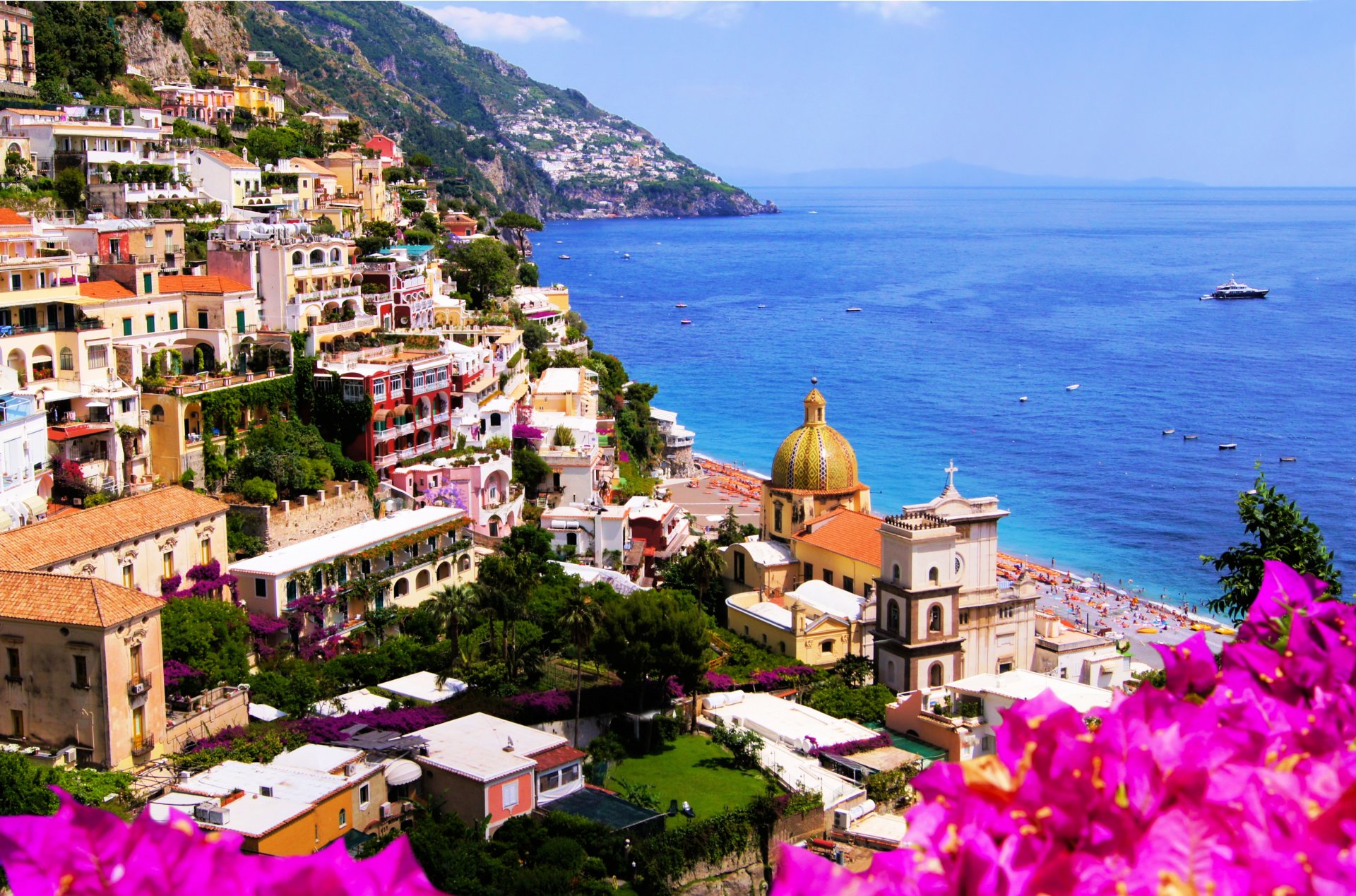 amalfi italien stadt felsen häuser kathedrale küste meer blumen natur landschaft