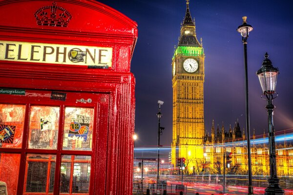 Big Ben i budka telefoniczna