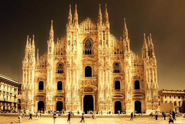 Bella cattedrale gotica in Italia