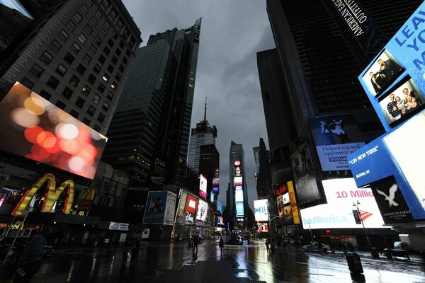 Hurricane Sandy against the backdrop of New York skyscrapers