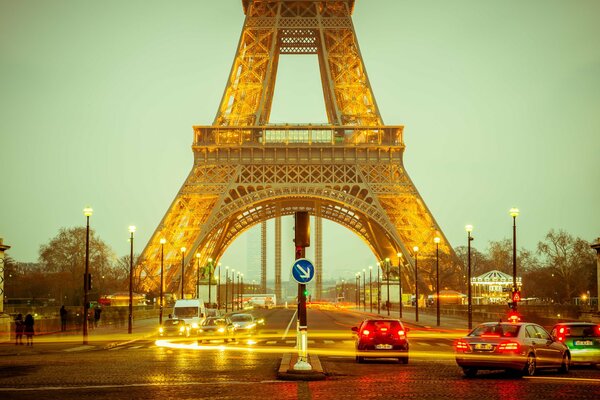 The road in Porizh under the Eiffel Tower