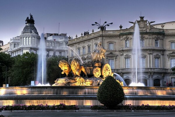 Madrid Spanien Platz mit Brunnen Architektur Skulptur