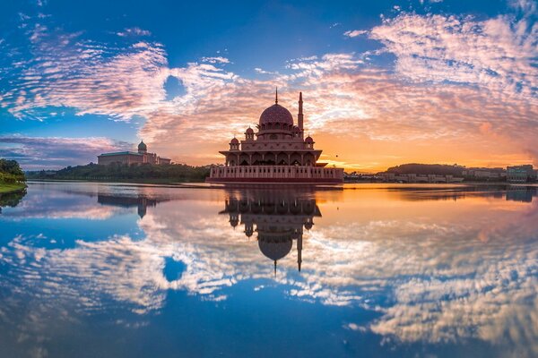 Blick auf den alten malaysischen Tempel