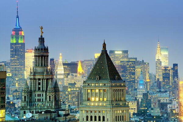 Evening panorama of Manhattan s financial district