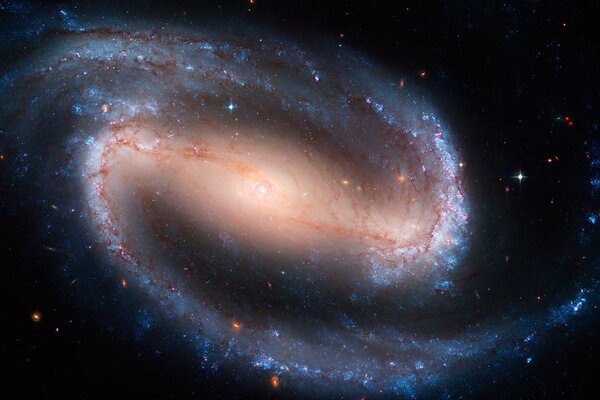 Estrellas en una brillante galaxia espiral