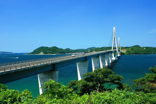 Lange Brücke über das Meer