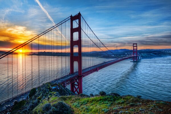 Viadotto della natura della California al tramonto