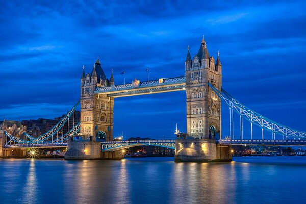 London Themse Brücke Reflexion Abend