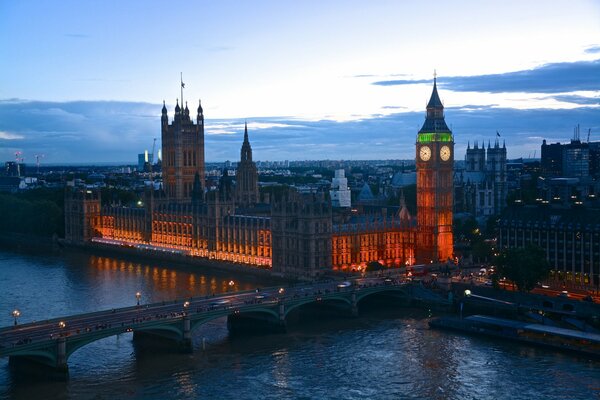 Abenddämmerung in London, Großbritannien