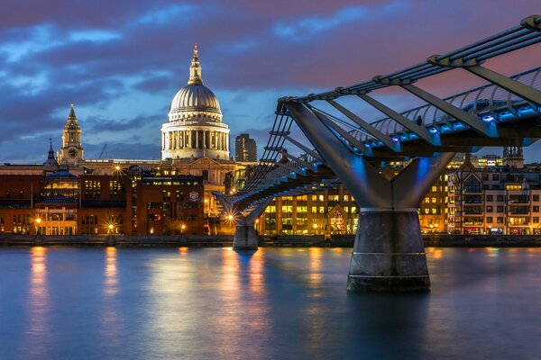 Millennium Bridge over the River Thames, United Kingdom