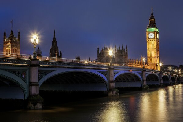 Anglia. Londyn. Nocny Big Ben